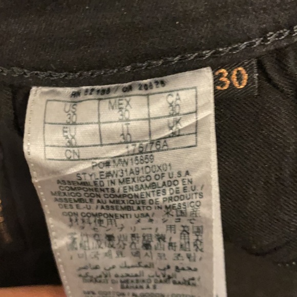 Guess Jeans. Coated denim. - Picture 6 of 7